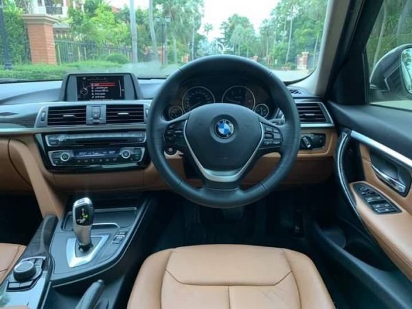 2017 BMW 320D F30 รูปที่ 6